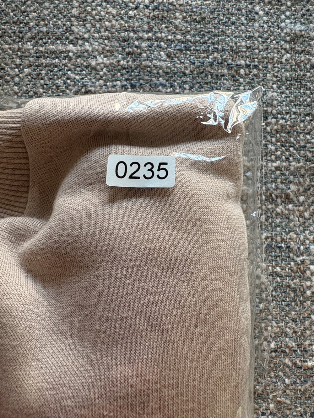 GUESS Los Angeles Cropped Sweatshirt Beige Crewneck Logo Pullover Casual - Picture 10 of 10